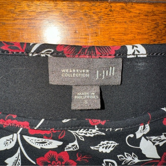 J Jill Wearever Collection Black w/ Red & Ivory Floral L/S Dress Size Small - Picture 7 of 10